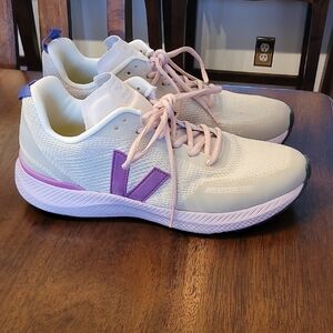 Veja Women's Cream and Purple Sneakers